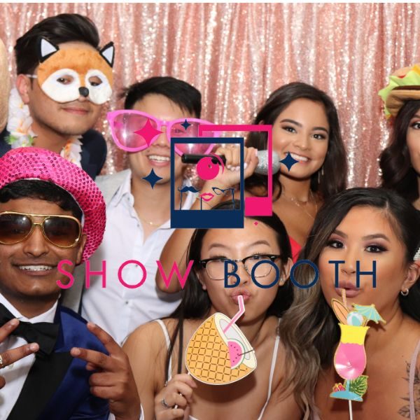Show Booth Barrie. Photo booth rental.